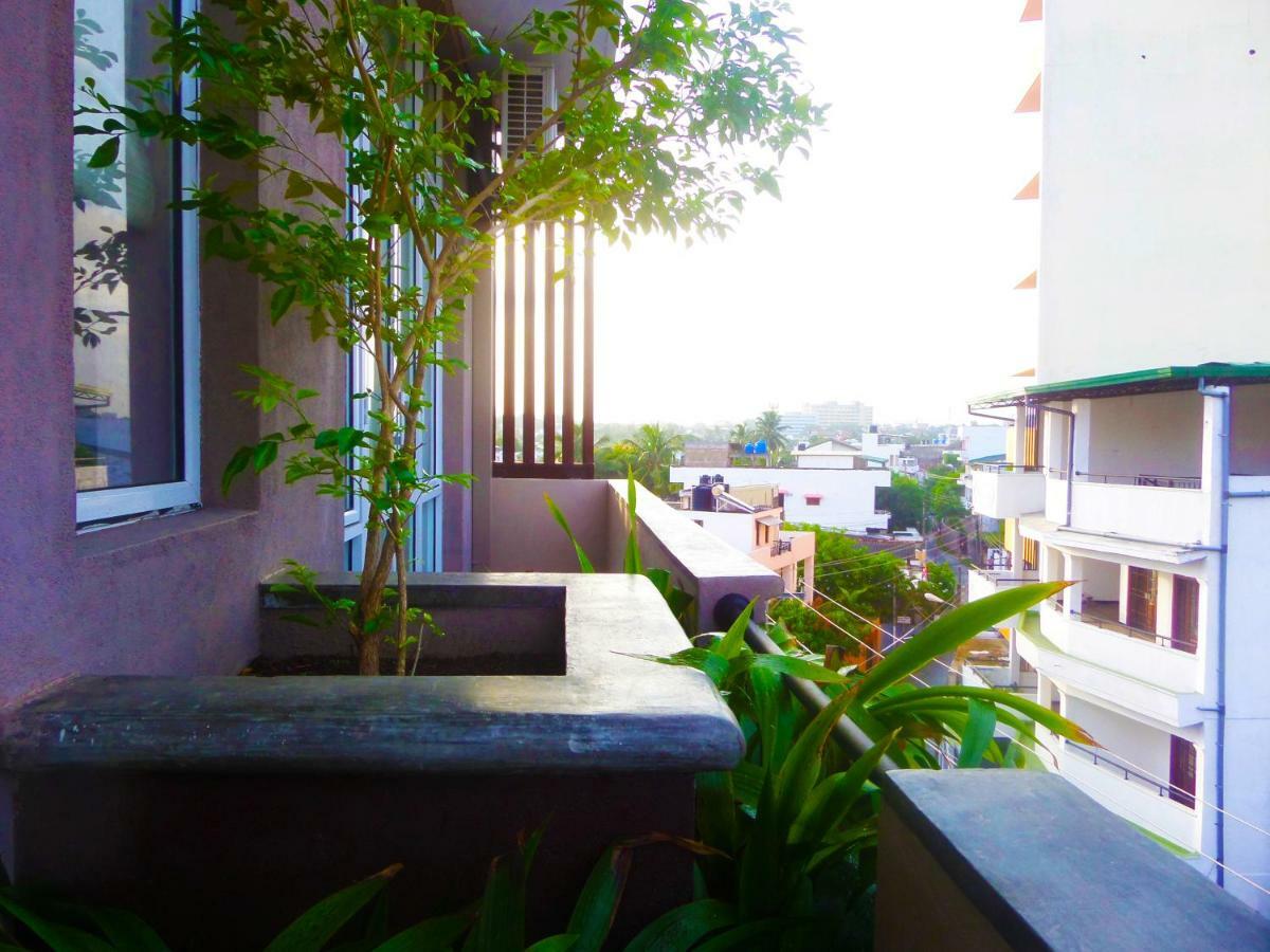 Vivas Residencies Luxury Apartments マウントラビニア エクステリア 写真