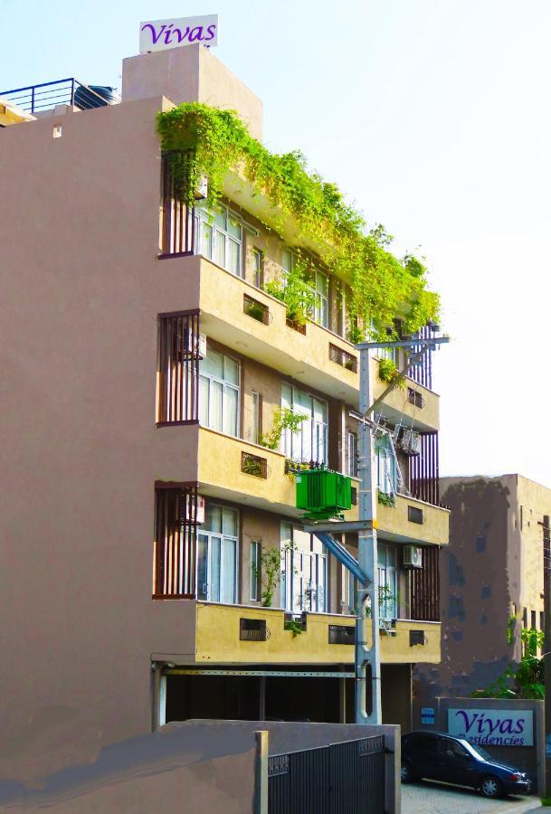Vivas Residencies Luxury Apartments マウントラビニア エクステリア 写真